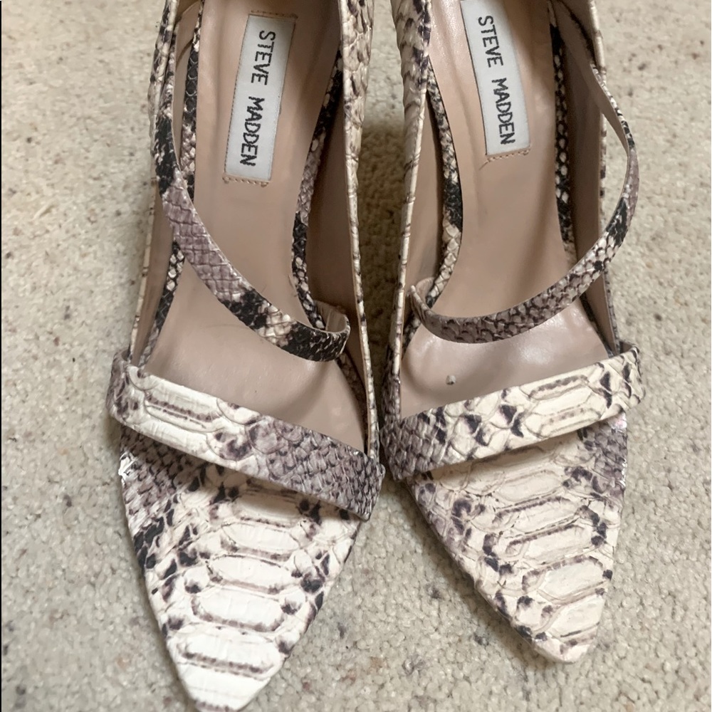Steve Madden pumps: light snake print.